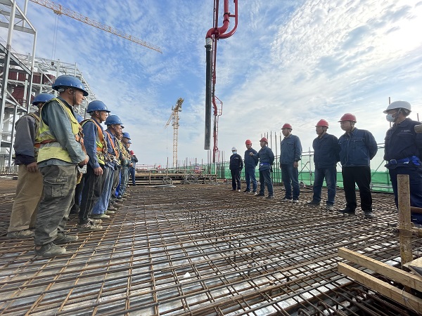 2、主厂房工程7.95米层浇筑前进行专项安全技术交底工作.jpg